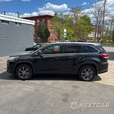 2019 Toyota Highlander XLE - zdjęcie 9 z 28 - miniatura