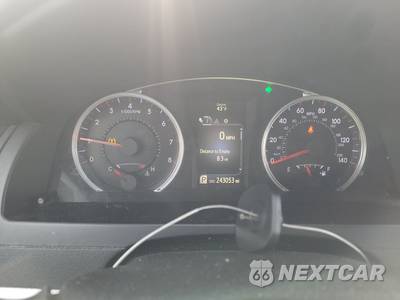 2016 Toyota Camry SE - zdjęcie 12 z 50 - miniatura