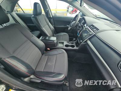 2016 Toyota Camry SE - zdjęcie 8 z 40 - miniatura