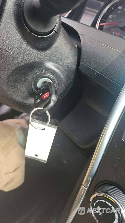 2016 Toyota Camry SE - zdjęcie 20 z 40 - miniatura