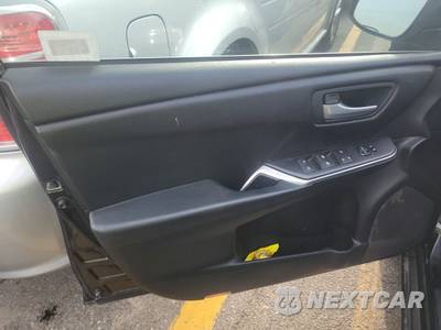 2016 Toyota Camry SE - zdjęcie 9 z 50 - miniatura