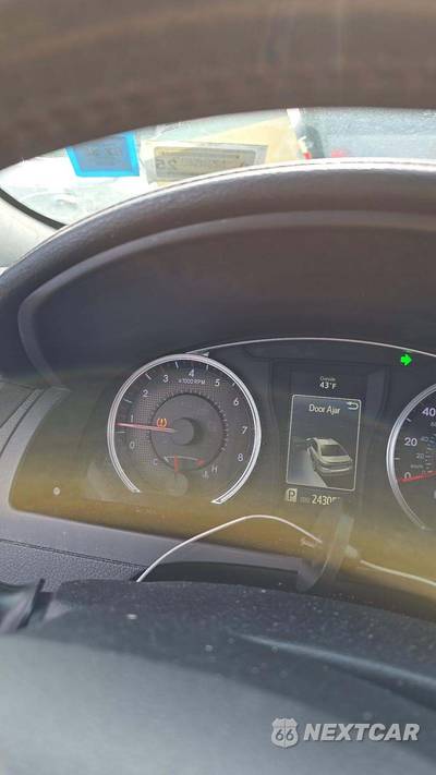 2016 Toyota Camry SE - zdjęcie 29 z 50 - miniatura