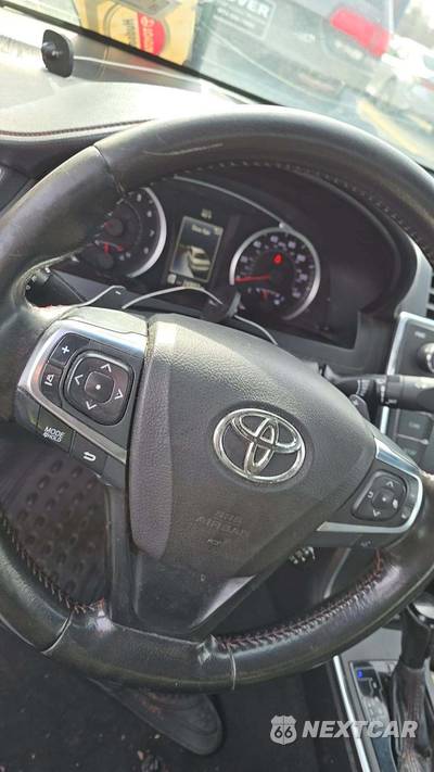 2016 Toyota Camry SE - zdjęcie 31 z 50 - miniatura