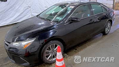 2017 Toyota Camry LE - zdjęcie 1 z 44 - miniatura