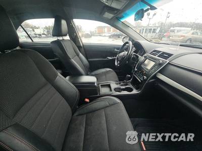 2017 Toyota Camry SE - zdjęcie 8 z 39 - miniatura