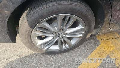 2016 Toyota Camry SE - zdjęcie 25 z 40 - miniatura