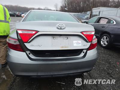 2016 Toyota Camry SE - zdjęcie 5 z 59 - miniatura