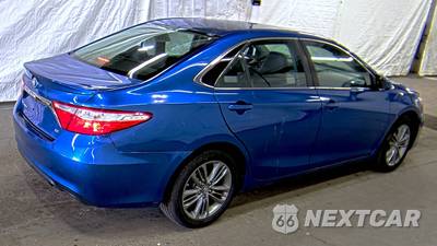 2017 Toyota Camry SE - zdjęcie 4 z 55 - miniatura
