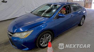 2017 Toyota Camry SE - zdjęcie 1 z 55 - miniatura