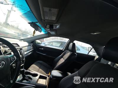2017 Toyota Camry SE - zdjęcie 21 z 55 - miniatura