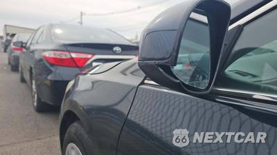 2016 Toyota Camry LE - zdjęcie 31 z 34 - miniatura