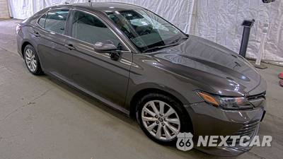 2019 Toyota Camry LE - zdjęcie 3 z 46 - miniatura