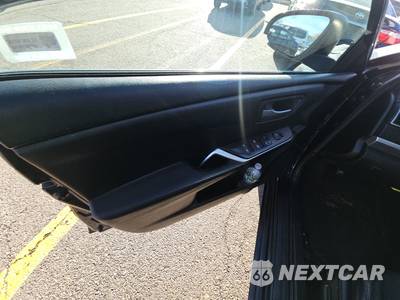 2016 Toyota Camry SE - zdjęcie 9 z 37 - miniatura