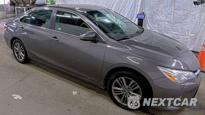 2016 Toyota Camry SE - zdjęcie 3 z 39 - miniatura