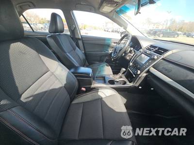 2016 Toyota Camry SE - zdjęcie 8 z 39 - miniatura