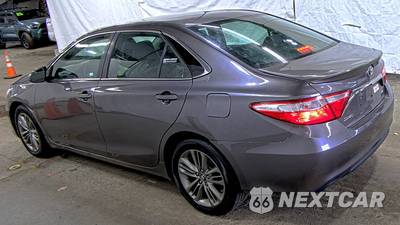 2016 Toyota Camry SE - zdjęcie 6 z 39 - miniatura