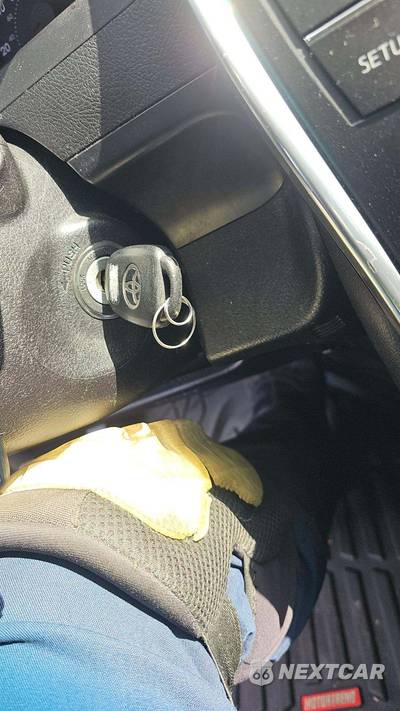2016 Toyota Camry SE - zdjęcie 18 z 39 - miniatura
