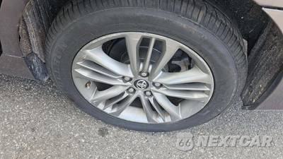 2016 Toyota Camry SE - zdjęcie 30 z 39 - miniatura