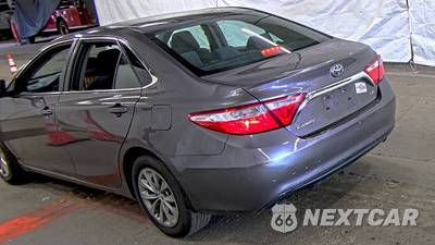 2016 Toyota Camry LE - zdjęcie 6 z 52 - miniatura