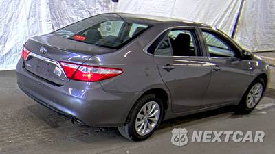 2016 Toyota Camry LE - zdjęcie 4 z 52 - miniatura