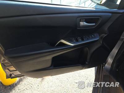 2016 Toyota Camry LE - zdjęcie 9 z 52 - miniatura