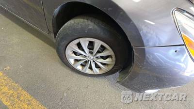 2016 Toyota Camry LE - zdjęcie 22 z 52 - miniatura