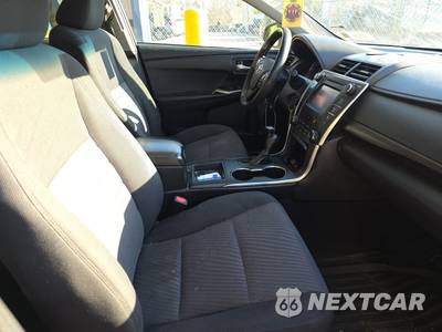 2016 Toyota Camry LE - zdjęcie 8 z 52 - miniatura