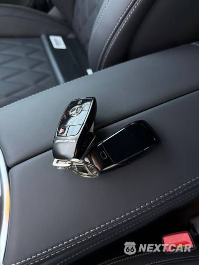 2025 Mercedes-Benz AMG G 63 4MATIC - zdjęcie 33 z 35 - miniatura