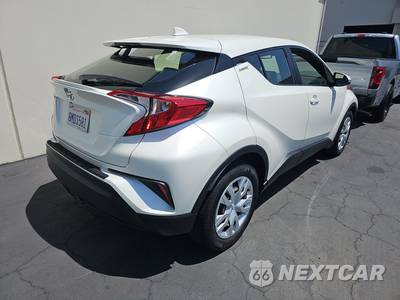 2019 Toyota C-HR LE - zdjęcie 4 z 27 - miniatura