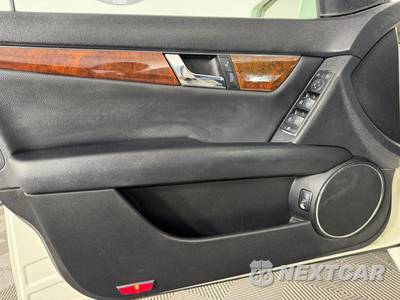 2010 Mercedes-Benz C 300 - zdjęcie 37 z 45 - miniatura