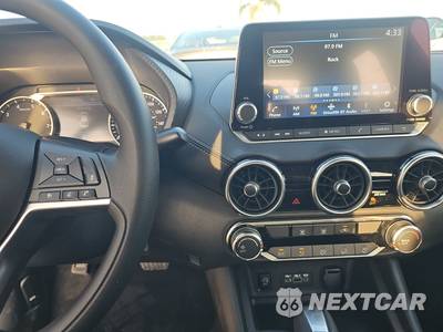 2025 Nissan Sentra SV - zdjęcie 11 z 17 - miniatura