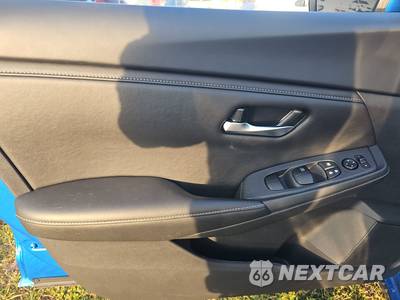 2025 Nissan Sentra SV - zdjęcie 9 z 17 - miniatura