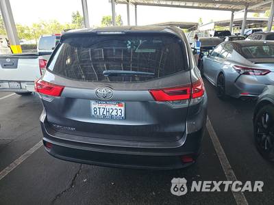 2019 Toyota Highlander LE - zdjęcie 5 z 49 - miniatura