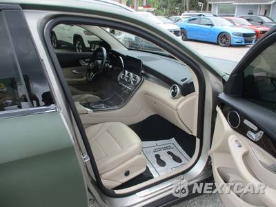 2020 Mercedes-Benz GLC 300 - zdjęcie 15 z 21 - miniatura