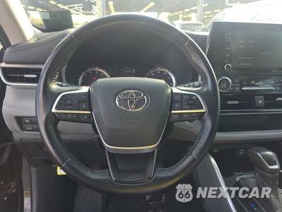 2022 Toyota Highlander LE - zdjęcie 10 z 22 - miniatura