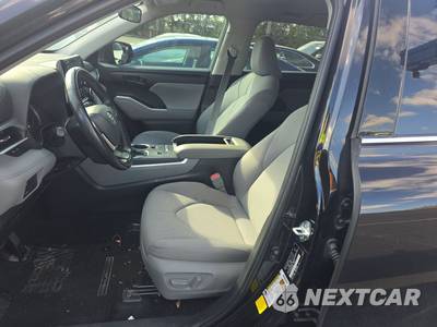 2022 Toyota Highlander LE - zdjęcie 7 z 22 - miniatura