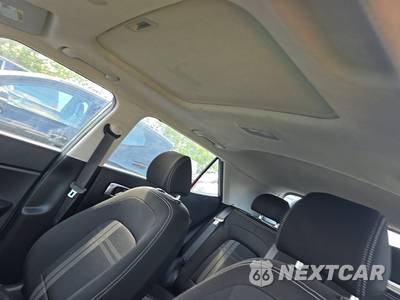 2025 Hyundai Venue SEL - zdjęcie 14 z 23 - miniatura