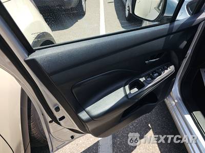 2024 Nissan Versa SV - zdjęcie 9 z 18 - miniatura