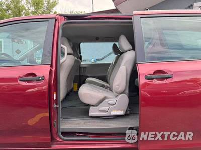 2015 Toyota Sienna L 7-Passenger 119.3" WB - zdjęcie 19 z 39 - miniatura