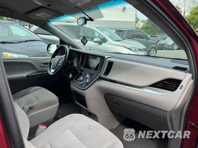 2015 Toyota Sienna L 7-Passenger 119.3" WB - zdjęcie 26 z 39 - miniatura