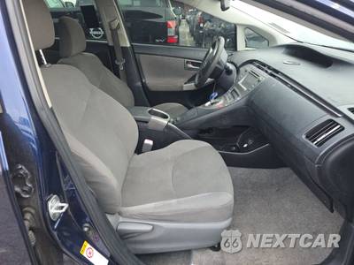 2013 Toyota Prius Two - zdjęcie 8 z 17 - miniatura