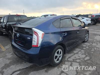 2013 Toyota Prius Two - zdjęcie 4 z 17 - miniatura