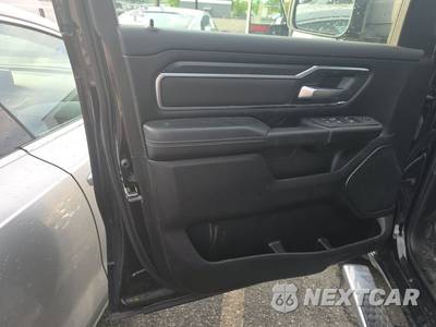 2025 Ram 1500 Big Horn Crew Cab Short Bed - zdjęcie 9 z 25 - miniatura