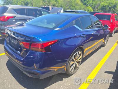 2020 Nissan Altima SR - zdjęcie 4 z 35 - miniatura