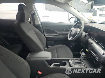 2025 Hyundai Kona SEL - zdjęcie 8 z 22 - miniatura