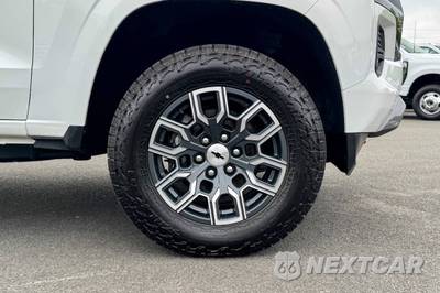 2024 Chevrolet Colorado Z71 Crew Cab Medium Bed 4Z7 - zdjęcie 12 z 43 - miniatura