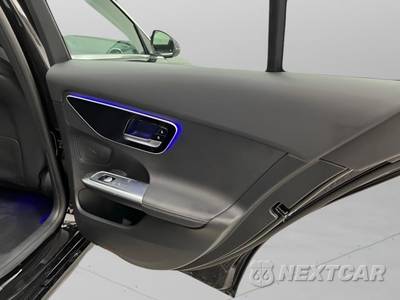 2025 Mercedes-Benz C 300 4MATIC - zdjęcie 34 z 39 - miniatura