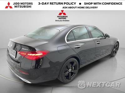 2025 Mercedes-Benz C 300 4MATIC - zdjęcie 4 z 39 - miniatura