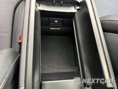 2025 Mercedes-Benz C 300 4MATIC - zdjęcie 19 z 39 - miniatura