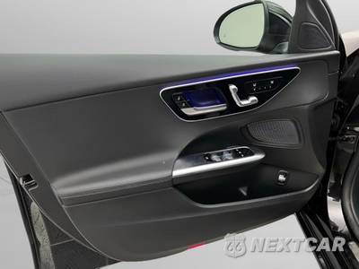 2025 Mercedes-Benz C 300 4MATIC - zdjęcie 22 z 39 - miniatura